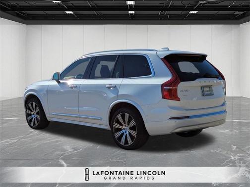 2022 Volvo XC90 T6 Inscription 7 Passenger