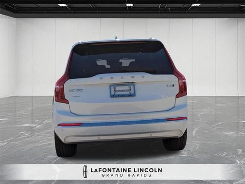 2022 Volvo XC90 T6 Inscription 7 Passenger