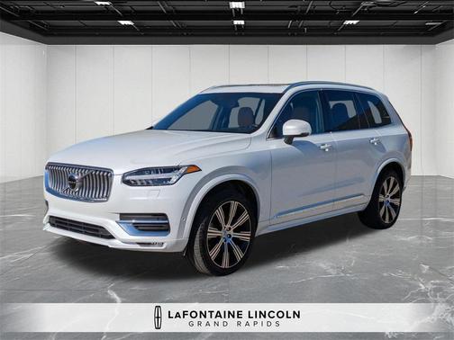 2022 Volvo XC90 T6 Inscription 7 Passenger