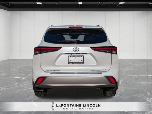 2023 Toyota Highlander Platinum