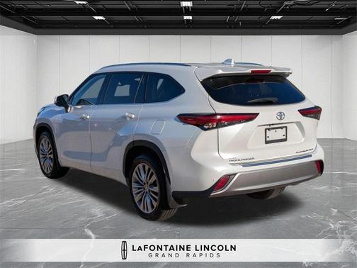 2023 Toyota Highlander Platinum