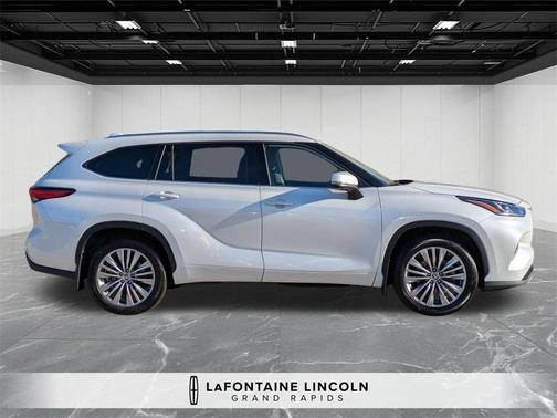 2023 Toyota Highlander Platinum