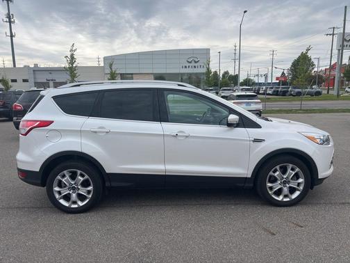 White Platinum Tri-Coat Metallic 2016 Ford Escape Titanium