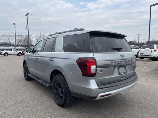 Iconic Silver Metallic 2024 Ford Expedition Timberline
