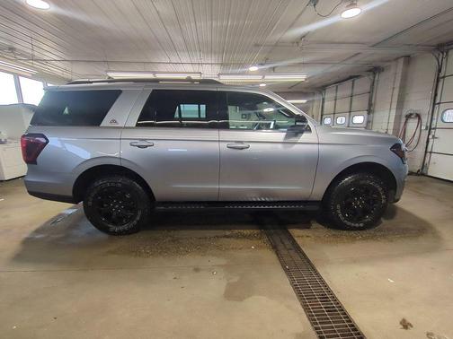Iconic Silver Metallic 2024 Ford Expedition Timberline