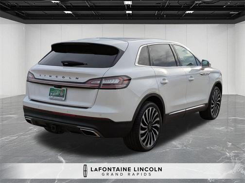 2022 Lincoln Nautilus Black Label