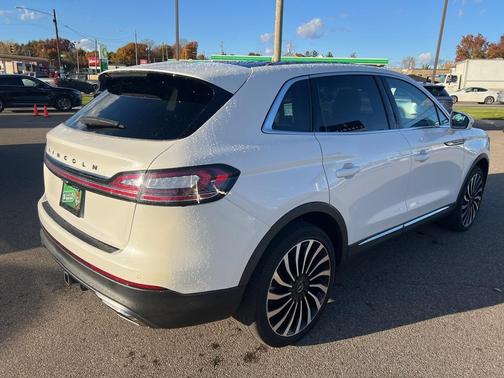 2022 Lincoln Nautilus Black Label