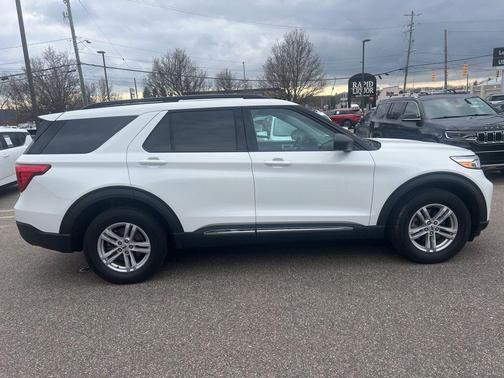 Star White 2023 Ford Explorer XLT