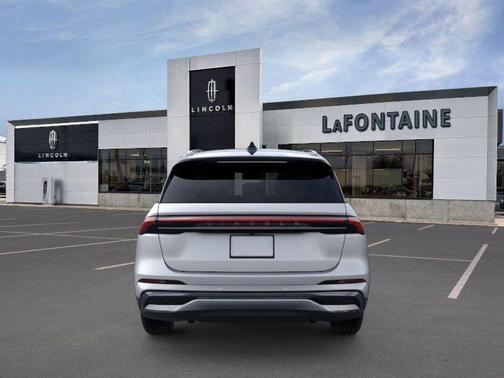 Radiance Metallic 2025 Lincoln Nautilus Reserve