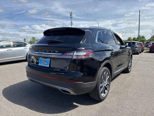 Infinite Black Metallic 2022 Lincoln Nautilus Reserve