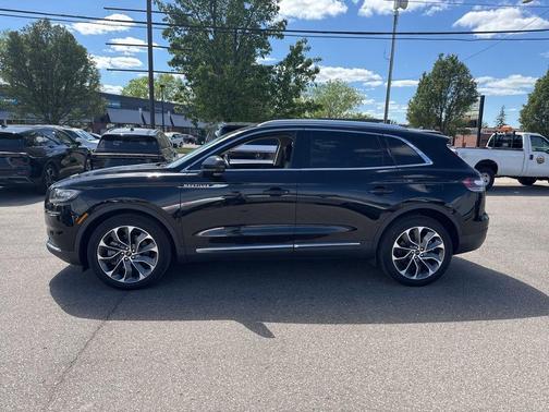 Infinite Black Metallic 2022 Lincoln Nautilus Reserve