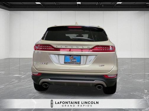 Ivory Pearl Metallic 2018 Lincoln MKC Select