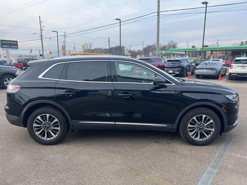 2023 Lincoln Nautilus Standard