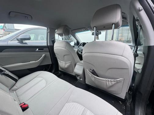 2016 Hyundai SONATA Hybrid SE