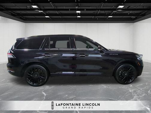 Infinite Black Metallic 2025 Lincoln Aviator Reserve AWD