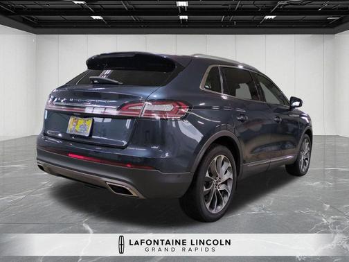 2021 Lincoln Nautilus Reserve