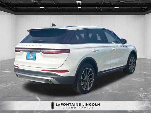 Pristine White 2023 Lincoln Corsair Standard