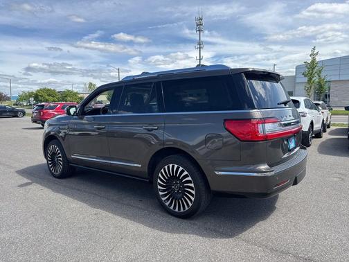 Chroma Molten Gold 2021 Lincoln Navigator Black Label