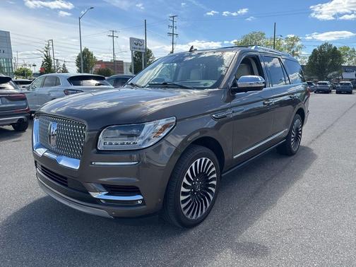 Chroma Molten Gold 2021 Lincoln Navigator Black Label