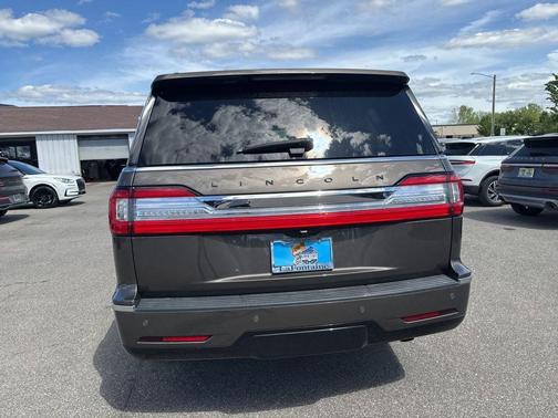 Chroma Molten Gold 2021 Lincoln Navigator Black Label