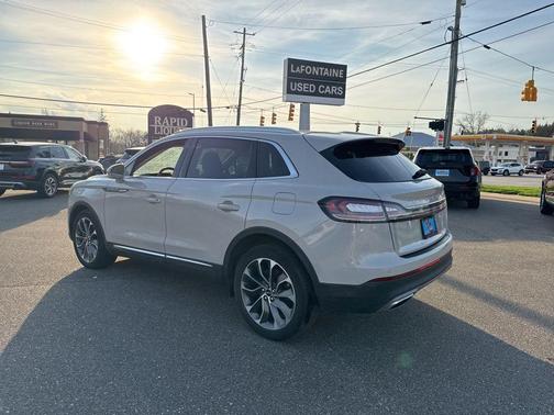 Pearl Metallic 2023 Lincoln Nautilus Reserve