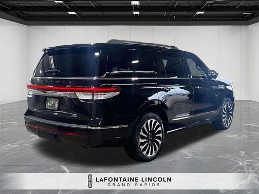 Infinite Black Metallic 2024 Lincoln Navigator Black Label