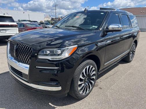 Infinite Black Metallic 2024 Lincoln Navigator Black Label
