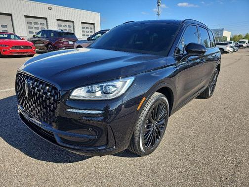 Infinite Black Metallic 2024 Lincoln Corsair Reserve