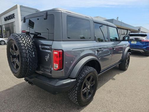 Carbonized Gray Metallic 2023 Ford Bronco Black Diamond