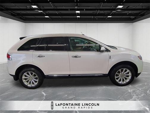 2015 Lincoln MKX Base