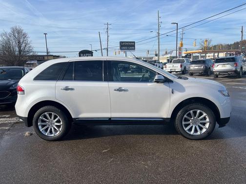 2015 Lincoln MKX Base