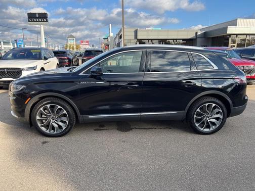 2022 Lincoln Nautilus Reserve