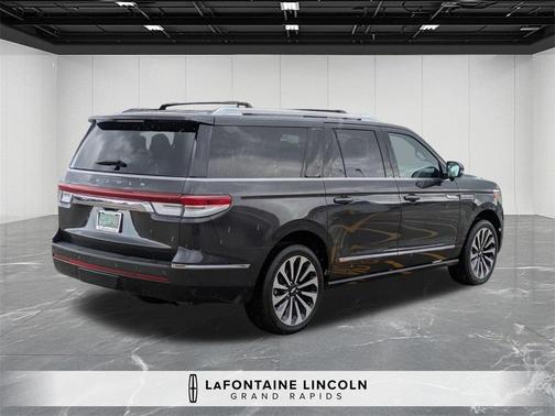 2022 Lincoln Navigator L Reserve