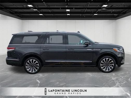 2022 Lincoln Navigator L Reserve