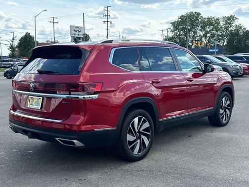 Aurora Red Metallic 2024 Volkswagen Atlas 2.0T SEL
