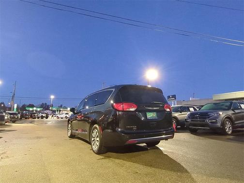 2020 Chrysler Pacifica Touring-L Plus