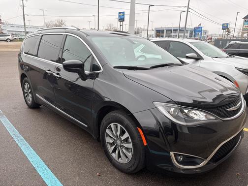 2020 Chrysler Pacifica Touring-L Plus