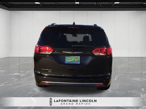 2020 Chrysler Pacifica Touring-L Plus