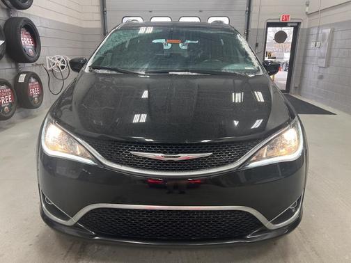 2020 Chrysler Pacifica Touring-L Plus