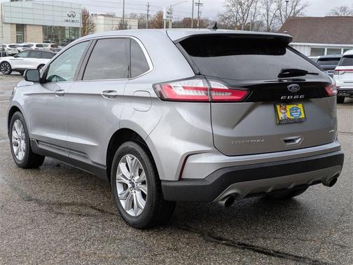2022 Ford Edge Titanium