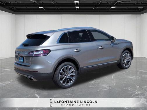 Sandstone Metallic 2023 Lincoln Nautilus Reserve