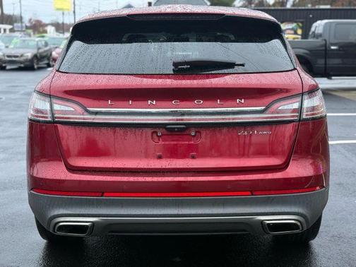 2019 Lincoln Nautilus Select