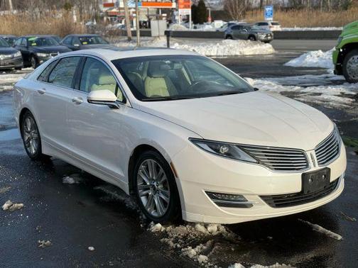 2015 Lincoln MKZ Base