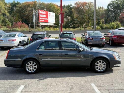 2011 Cadillac DTS 