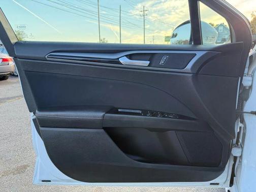 2014 Ford Fusion Hybrid SE