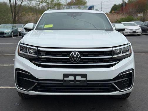 Pure White 2022 Volkswagen Atlas Cross Sport 3.6L V6 SEL R-Line