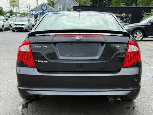 Black 2010 Ford Fusion SE