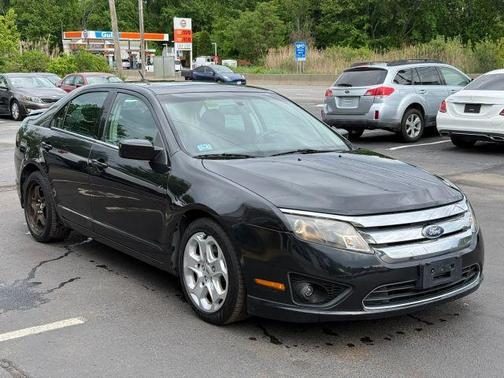Black 2010 Ford Fusion SE