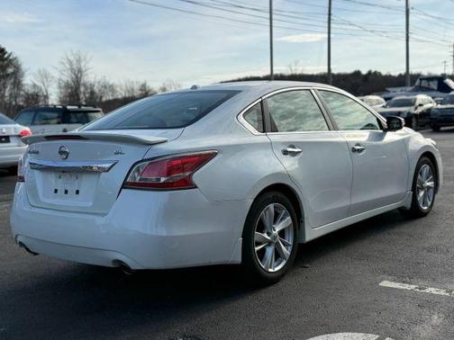 Pearl White 2015 Nissan Altima 2.5 SL
