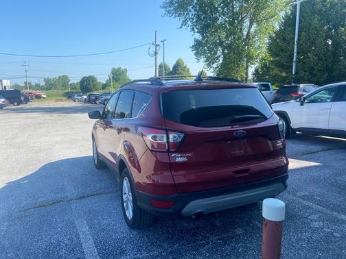 Ruby Red Metallic Tinted Clearcoat 2018 Ford Escape SE